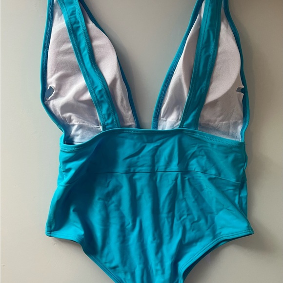 One piece Swimsuit - Picture 2 of 2